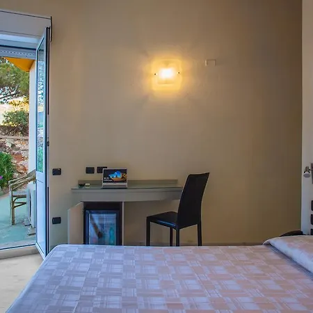 Calamosca Hotel 3*